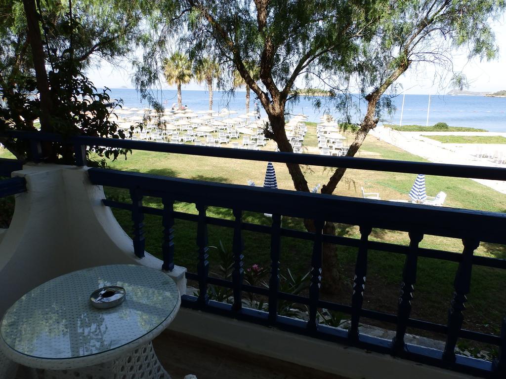Club Blue White All Inclusive Turgutreis Værelse billede