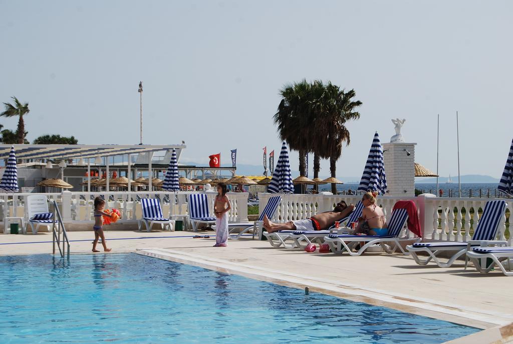 Club Blue White All Inclusive Turgutreis Eksteriør billede