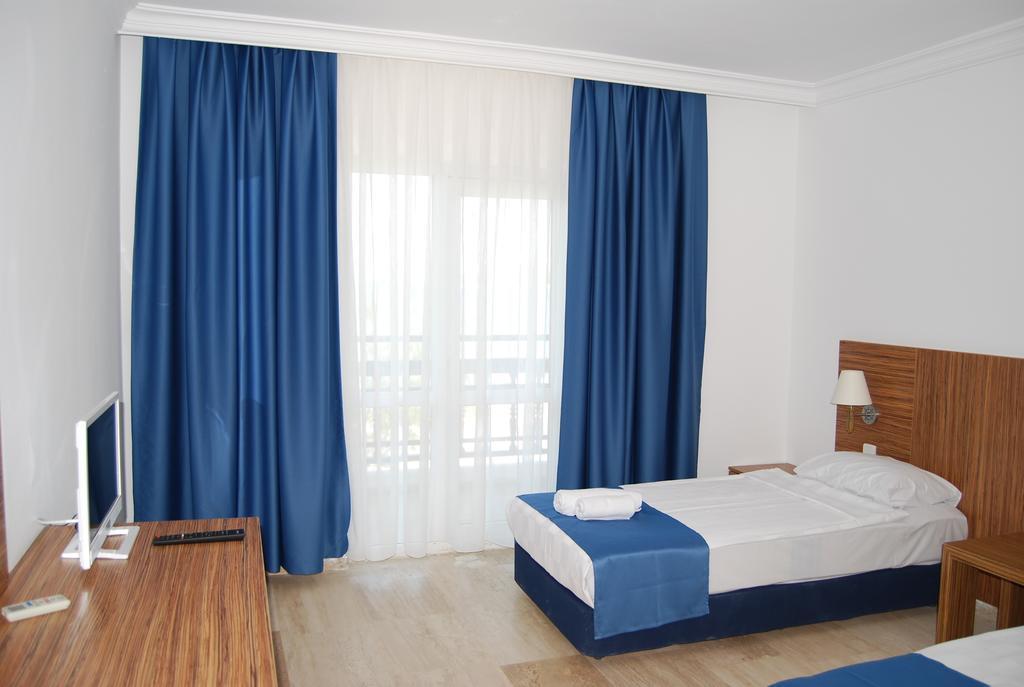 Club Blue White All Inclusive Turgutreis Værelse billede