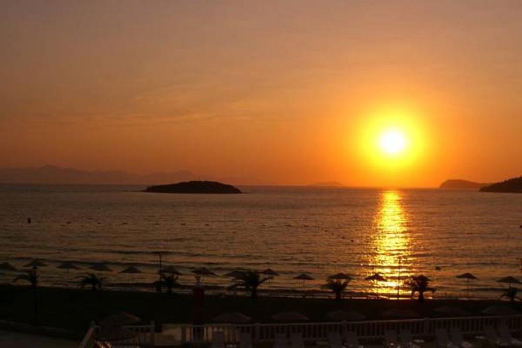 Club Blue White All Inclusive Turgutreis Eksteriør billede